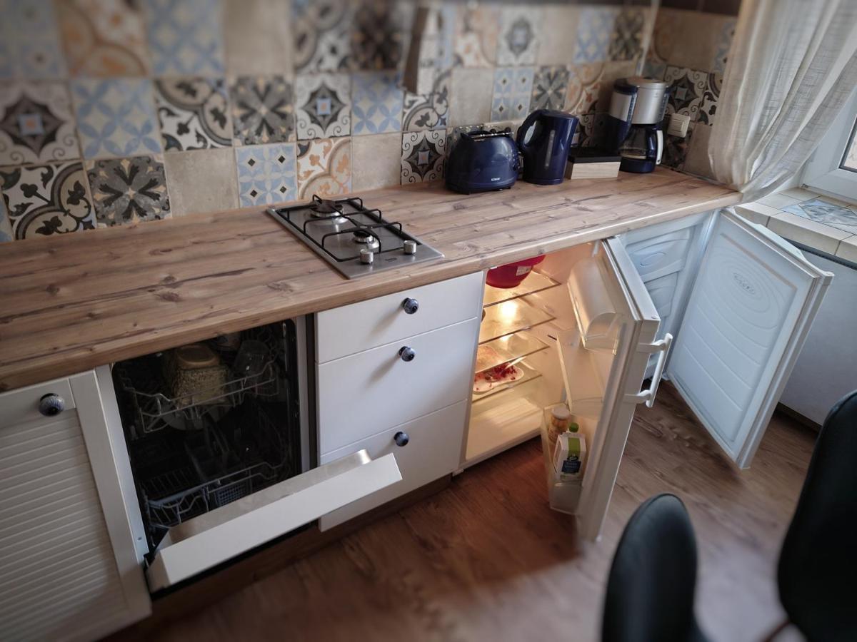 Flat In Neo Country Style Aus Gruenderzeit Bis 6 Person Apartment Leipzig Luaran gambar