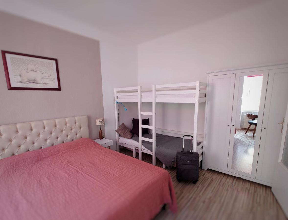 Flat In Neo Country Style Aus Gruenderzeit Bis 6 Person Apartment Leipzig Luaran gambar