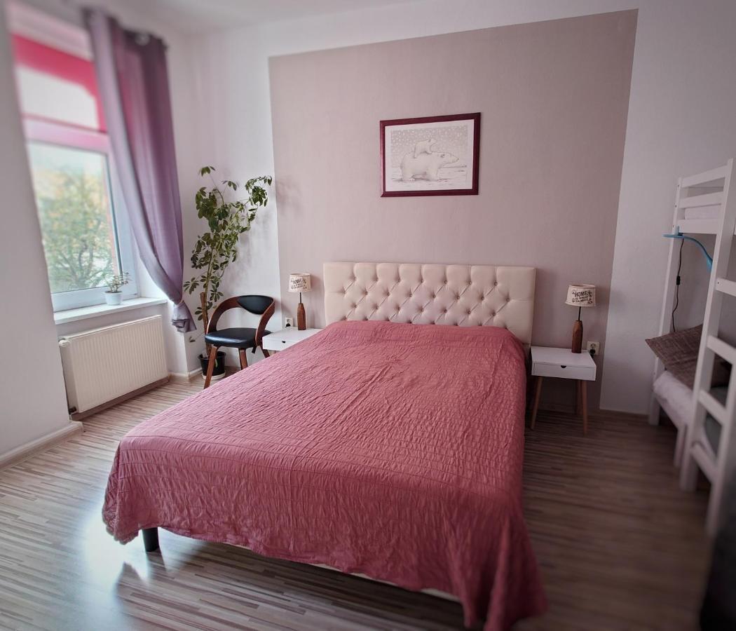 Flat In Neo Country Style Aus Gruenderzeit Bis 6 Person Apartment Leipzig Luaran gambar