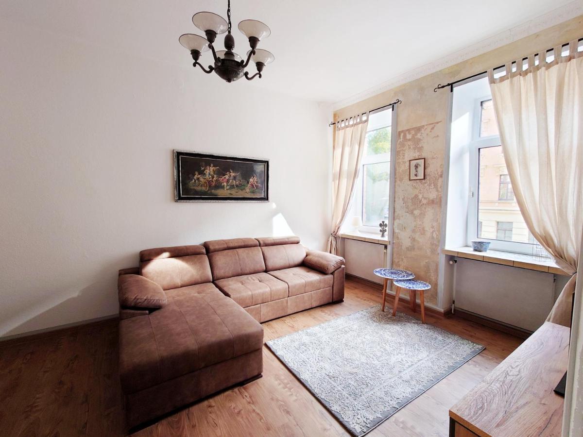 Flat In Neo Country Style Aus Gruenderzeit Bis 6 Person Apartment Leipzig Luaran gambar
