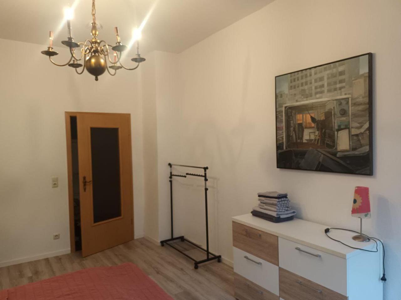 Flat In Neo Country Style Aus Gruenderzeit Bis 6 Person Apartment Leipzig Luaran gambar