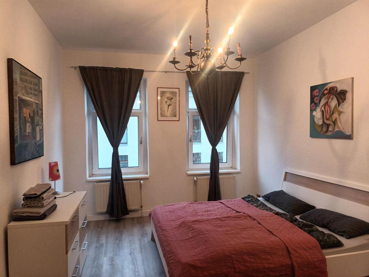 Flat In Neo Country Style Aus Gruenderzeit Bis 6 Person Apartment Leipzig Luaran gambar