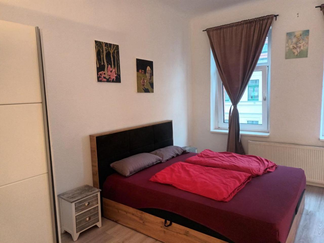Flat In Neo Country Style Aus Gruenderzeit Bis 6 Person Apartment Leipzig Luaran gambar