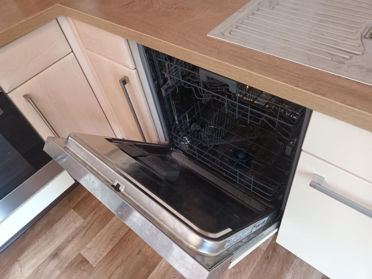 Flat In Neo Country Style Aus Gruenderzeit Bis 6 Person Apartment Leipzig Luaran gambar