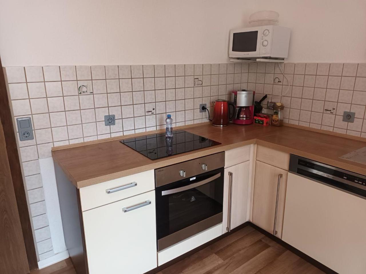 Flat In Neo Country Style Aus Gruenderzeit Bis 6 Person Apartment Leipzig Luaran gambar