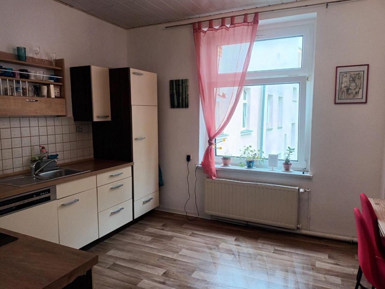 Flat In Neo Country Style Aus Gruenderzeit Bis 6 Person Apartment Leipzig Luaran gambar